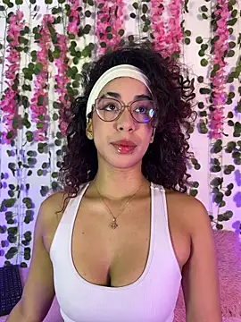 Woo isDaphne online show from February 2026 10:54:01 PM