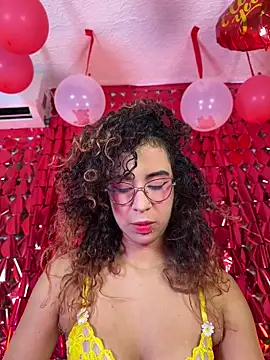 Woo isDaphne online show from February 2026 12:10:02 AM