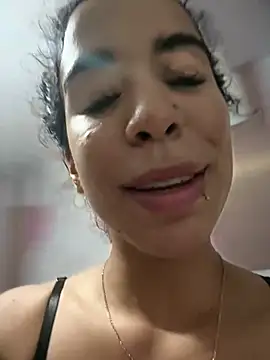 Woo isDaphne online show from March 2026 10:44:01 PM