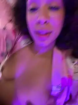 Woo isDaphne online show from May 2026 04:07:02 AM