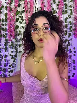 Woo isDaphne online show from February 2026 11:06:02 PM