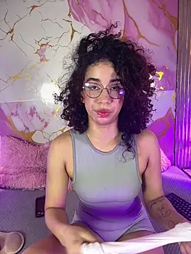 Woo isDaphne online show from April 2026 10:58:01 PM