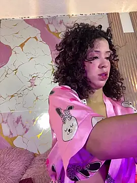 Woo isDaphne online show from May 2026 10:58:02 PM