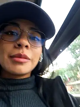 Zafira glow online show from April 2026 10:22:01 PM