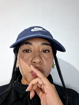 Zafira glow online show from March 2026 09:22:02 PM