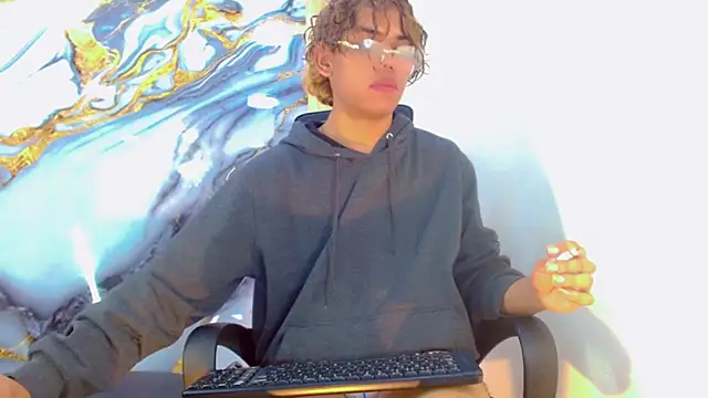 DaviidBuckx  online show from April 2026 07:26:02 AM