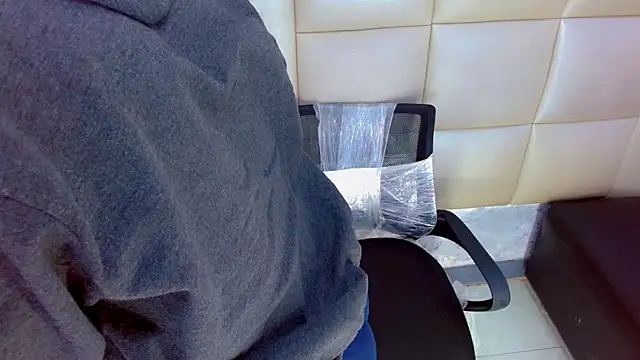 Snapshot of DaviidBuckx_ chatting on March 2026 02:06:01 PM DaviidBuckx online show from March 2026 02:06:01 PM