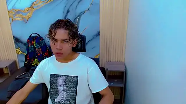 DaviidBuckx  online show from April 2026 07:20:02 PM