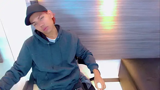 DaviidBuckx  online show from April 2026 02:04:02 AM