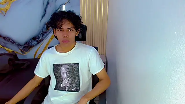 Snapshot of DaviidBuckx_ chatting on February 2026 02:33:01 AM DaviidBuckx online show from February 2026 02:33:01 AM