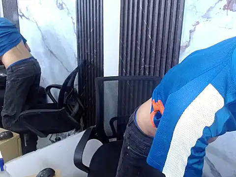 Snapshot of DaviidBuckx_ chatting on February 2026 05:40:02 AM DaviidBuckx online show from February 2026 05:40:02 AM