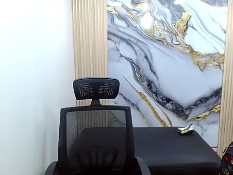 Snapshot of DaviidBuckx_ chatting on February 2026 02:34:01 AM DaviidBuckx online show from February 2026 02:34:01 AM