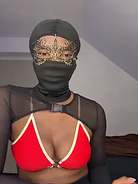 Snapshot of KiaraAmara chatting on February 2026 06:07:02 PM KiaraAmara online show from February 2026 06:07:02 PM