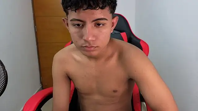 Snapshot of alluringangel22 chatting on February 2026 01:48:02 AM alluringangel22 online show from February 2026 01:48:02 AM