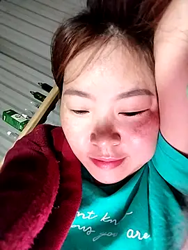 Yiyoongg online show from February 2026 11:26:01 PM