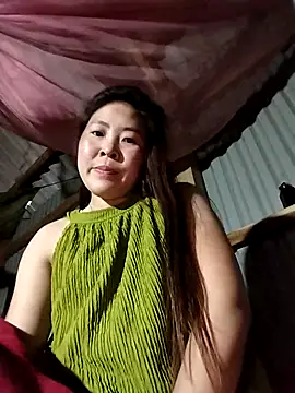 Yiyoongg online show from March 2026 01:39:01 PM