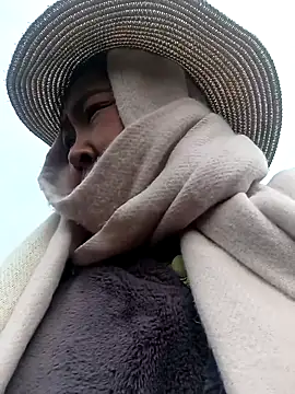 Yiyoongg online show from March 2026 02:24:02 AM