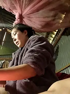 Yiyoongg online show from February 2026 12:44:02 AM