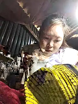 Yiyoongg online show from March 2026 02:26:02 AM