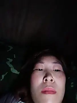 Snapshot of Yiyoongg chatting on June 2026 10:15:02 AM Yiyoongg online show from June 2026 10:15:02 AM