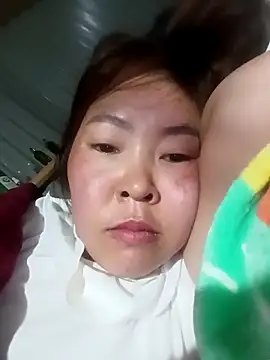 Yiyoongg online show from February 2026 11:46:01 PM