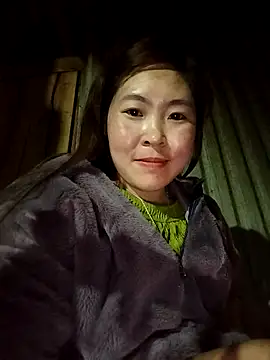 Yiyoongg online show from February 2026 12:51:02 PM