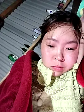 Yiyoongg online show from March 2026 01:54:01 PM