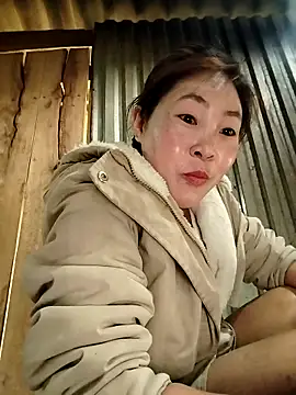 Yiyoongg online show from March 2026 02:41:03 AM