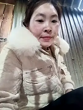 Yiyoongg online show from February 2026 08:16:02 AM