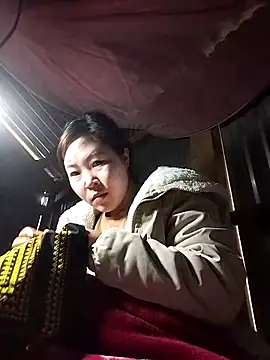 Yiyoongg online show from March 2026 02:15:01 AM