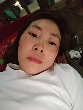 Snapshot of Yiyoongg chatting on June 2026 11:17:02 PM Yiyoongg online show from June 2026 11:17:02 PM