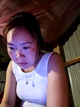 Yiyoongg online show from April 2026 01:17:01 PM