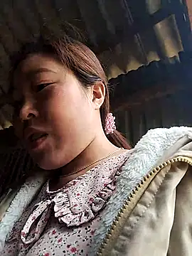 Yiyoongg online show from March 2026 04:45:01 AM