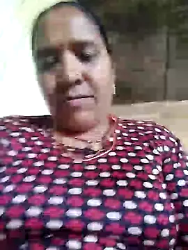 Snapshot of Loomaraj chatting on June 2026 04:50:01 PM Loomaraj online show from June 2026 04:50:01 PM