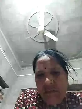 Snapshot of Loomaraj chatting on June 2026 08:47:01 PM Loomaraj online show from June 2026 08:47:01 PM
