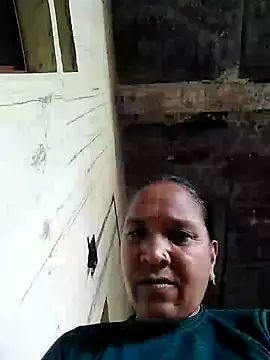 Snapshot of Loomaraj chatting on July 2026 02:05:17 AM Loomaraj online show from July 2026 02:05:17 AM