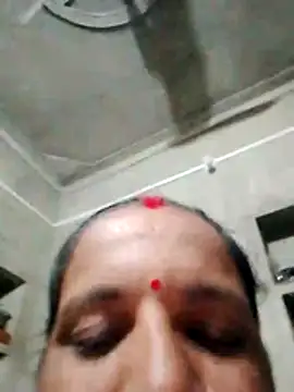 Snapshot of Anitarakkoli chatting on June 2026 04:56:02 PM Anitarakkoli online show from June 2026 04:56:02 PM