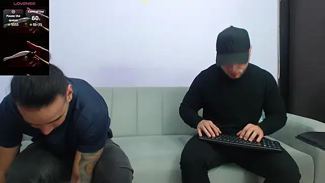 jhustin marcius online show from December 2025 10:04:01 PM