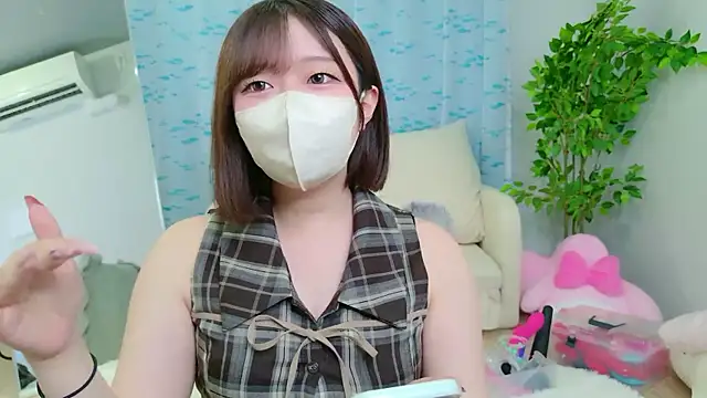 Snapshot of Saki_chanF chatting on June 2026 04:07:01 AM Saki chanF online show from June 2026 04:07:01 AM