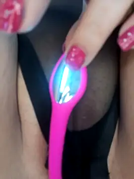 AkuManis online show from April 2026 01:29:01 PM