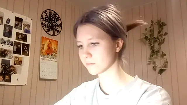 Snapshot of RunawayBr1de chatting on February 2026 03:22:01 PM RunawayBr1de online show from February 2026 03:22:01 PM