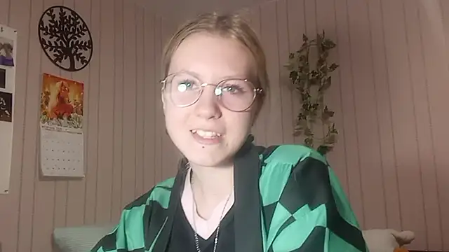 Snapshot of RunawayBr1de chatting on February 2026 03:12:02 PM RunawayBr1de online show from February 2026 03:12:02 PM