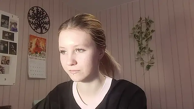 Snapshot of RunawayBr1de chatting on February 2026 02:41:02 PM RunawayBr1de online show from February 2026 02:41:02 PM