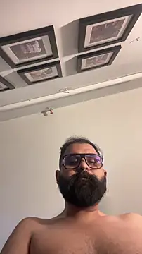 beerboy2222 online show from April 2026 09:01:01 AM