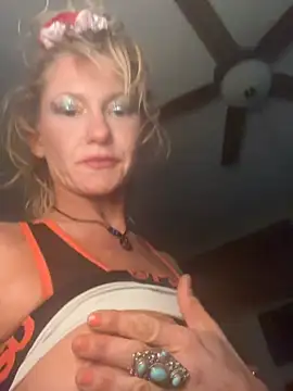 XXX2Freaks online show from June 2026 12:22:02 AM