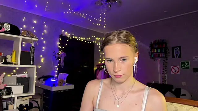 amily sunray online show from April 2026 02:43:01 PM