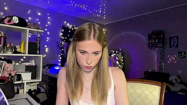 amily sunray online show from April 2026 03:06:01 PM