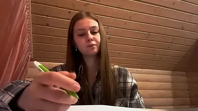 TessSamul online show from April 2026 08:15:02 PM