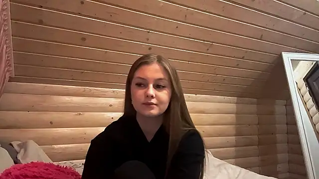 TessSamul online show from April 2026 08:02:01 PM