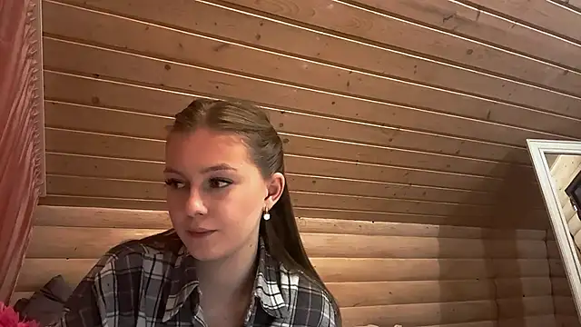 TessSamul online show from April 2026 08:03:02 PM